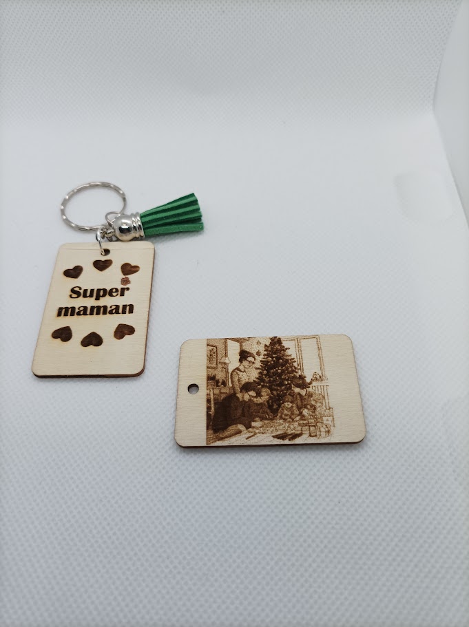 🔑 Porte-clés Personnalisable « SUPER MAMAN » – Bois de Hêtre Naturel