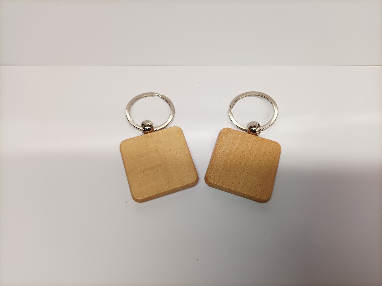 🔑 Lot de 10 Porte-clés en Bois Personnalisés – Forme Carrée