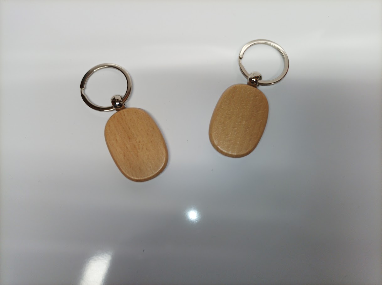 🔑 Lot de 10 Porte-clés en Bois Personnalisés – Forme Ovale
